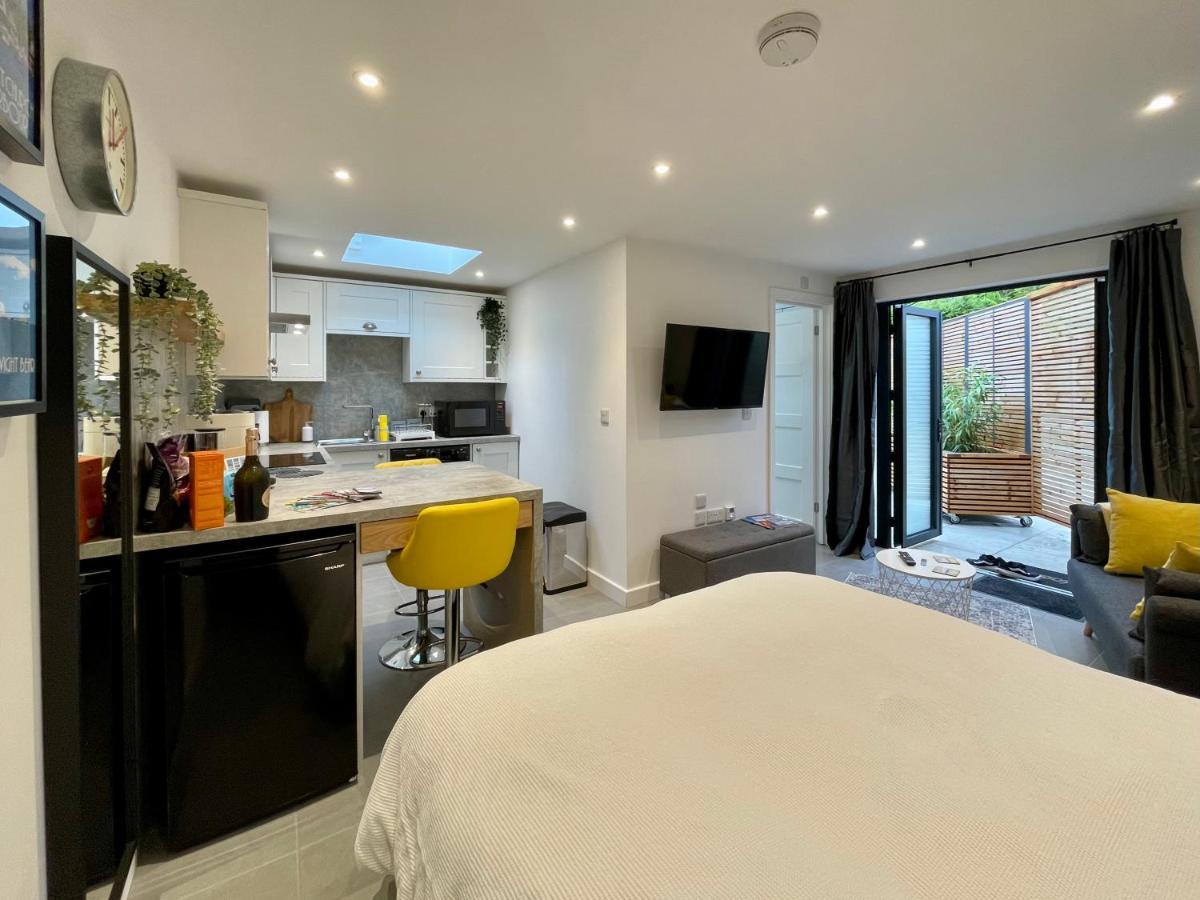 Tiny Home, Boscombe Manor بورنماوث المظهر الخارجي الصورة